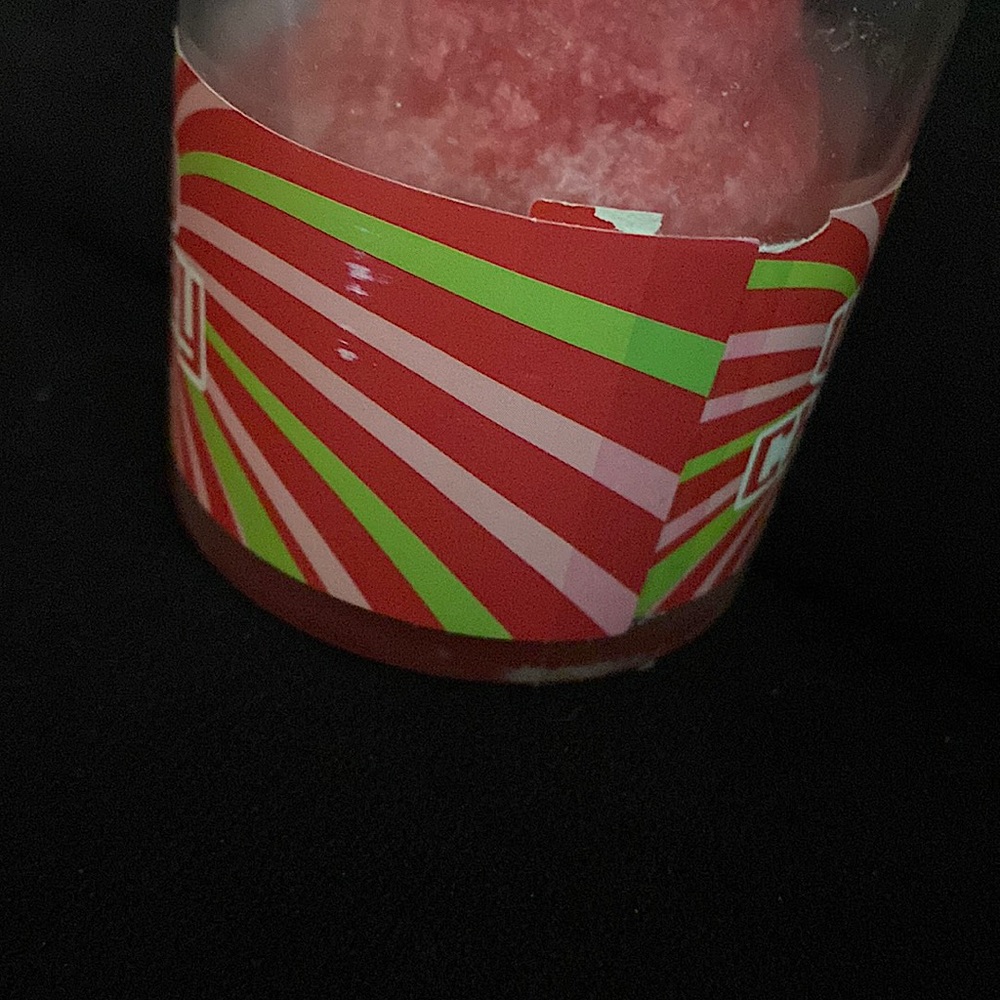 NEW/UNUSED • Wild Cherry Scented Candle 🍒❤️ - Picture 4 of 4